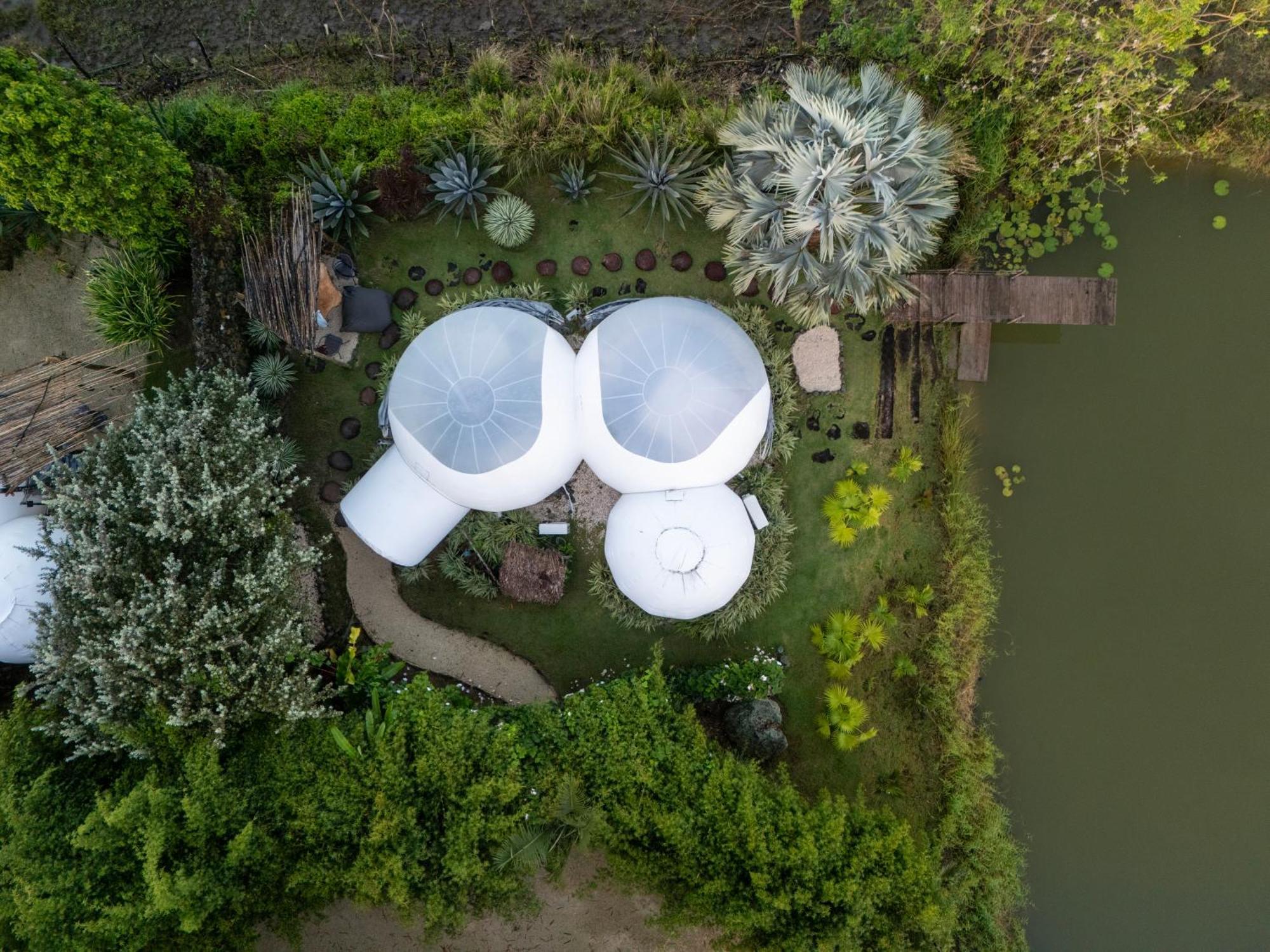 Green Land Bubble Glamping By Mint 카바레테 외부 사진